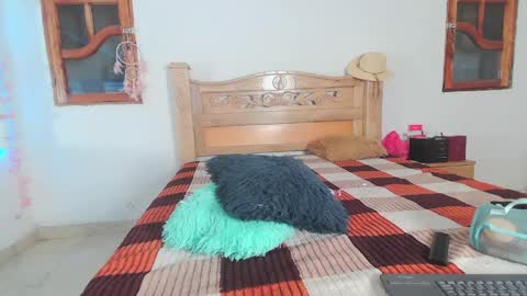 bratz_glloe online show from 04/24/26, 04:04