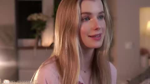 Snapshot of brave_journey chatting on 10/05/25, 08:18 Eli online show from 10/05/25, 08:18