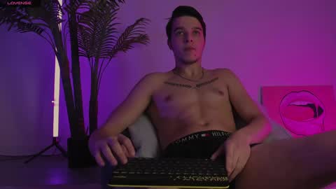 Johny Bravo online show from 12/18/24, 08:36