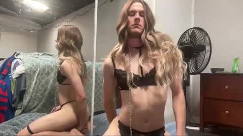 BreakingKatie online show from 11/25/25, 05:13