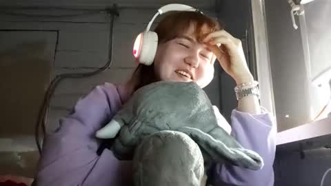 Snapshot of breannedevier chatting on 02/23/26, 03:04 Dina online show from 02/23/26, 03:04