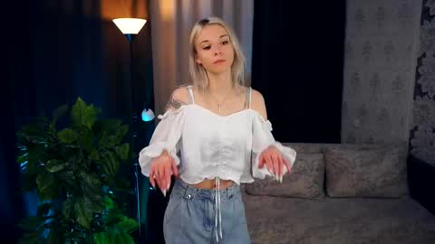 Mia Bunyard online show from 02/16/25, 11:05