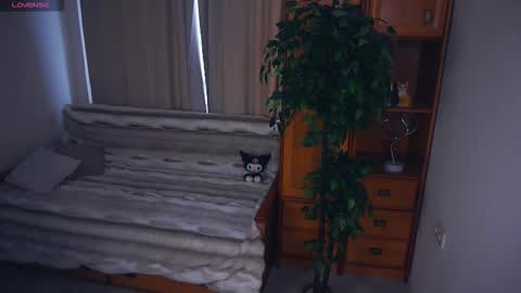 Mia Bunyard online show from 10/14/25, 07:31