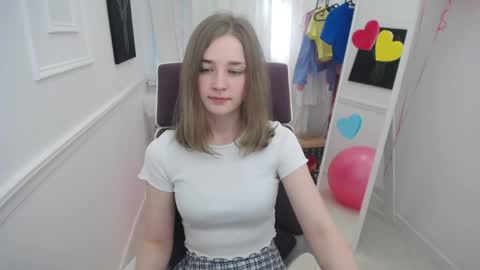 Snapshot of bree_sky chatting on 04/27/26, 01:20 Bree online show from 04/27/26, 01:20