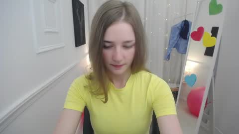Snapshot of bree_sky chatting on 05/15/26, 11:17 Bree online show from 05/15/26, 11:17