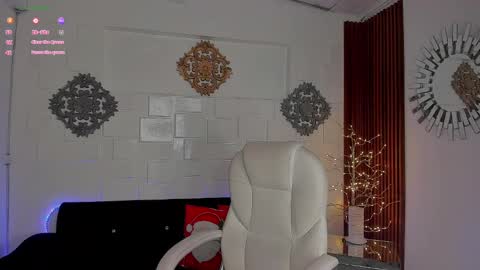 Snapshot of breex_ chatting on 12/17/24, 11:38 Breex online show from 12/17/24, 11:38