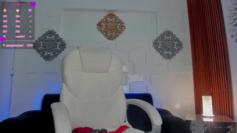 Snapshot of breex_ chatting on 02/18/25, 11:41 Breex online show from 02/18/25, 11:41