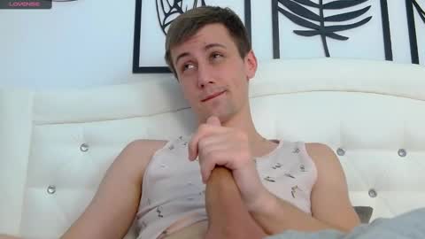 Snapshot of brell_line chatting on 02/04/25, 04:29 Brelland online show from 02/04/25, 04:29