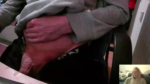 Snapshot of bremer64 chatting on 10/14/25, 09:43 bremer64 online show from 10/14/25, 09:43