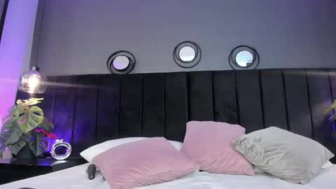   online show from 03/11/26, 04:18