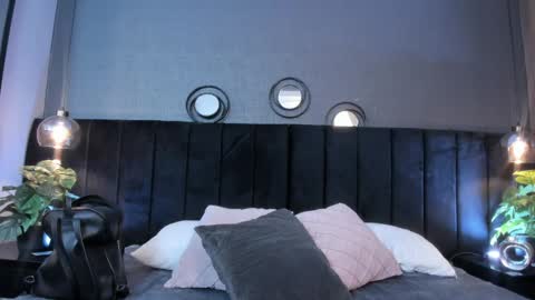   online show from 04/21/26, 03:24