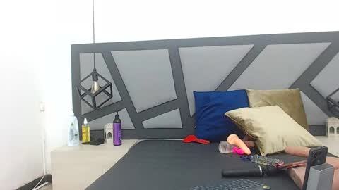 BRENDA VELASQUEZ online show from 02/12/25, 10:26