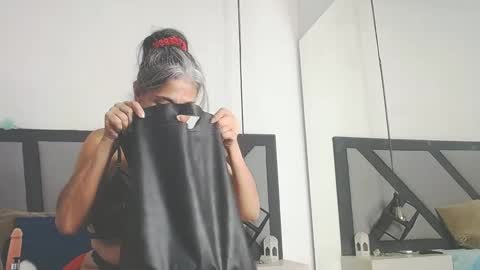 BRENDA VELASQUEZ online show from 09/19/25, 09:04