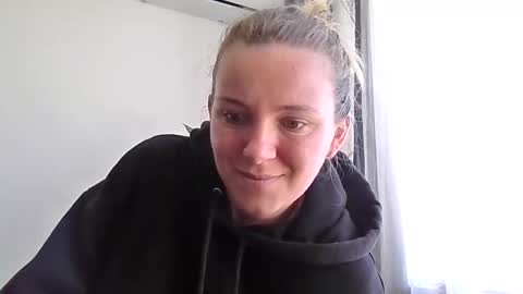 Snapshot of brendaaryas chatting on 04/25/26, 11:57 Brenda online show from 04/25/26, 11:57