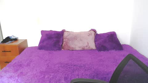 brendasantos_77 online show from 10/21/25, 02:07