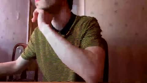 Snapshot of brendon000hardt chatting on 03/28/26, 05:01 brendon000hardt online show from 03/28/26, 05:01
