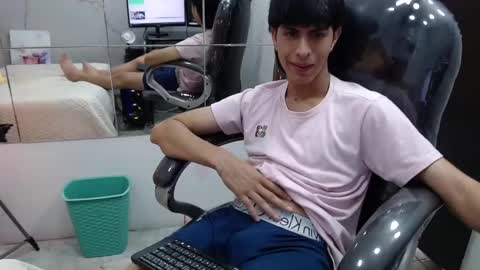 Esteban online show from 02/14/25, 02:07