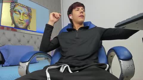 Snapshot of brent18_ chatting on 01/10/26, 02:46 Esteban online show from 01/10/26, 02:46