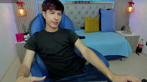 Snapshot of brent18_ chatting on 01/11/26, 01:54 Esteban online show from 01/11/26, 01:54