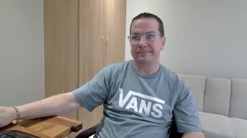 Snapshot of brettdj chatting on 11/02/25, 01:46 Brett online show from 11/02/25, 01:46