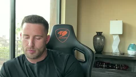 Snapshot of brettmycles chatting on 12/13/24, 11:39 Brett Mycles online show from 12/13/24, 11:39