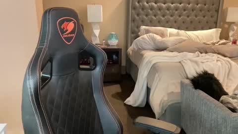 Snapshot of brettmycles chatting on 02/12/25, 06:29 Brett Mycles online show from 02/12/25, 06:29