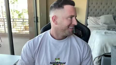 Snapshot of brettmycles chatting on 02/27/25, 11:15 Brett Mycles online show from 02/27/25, 11:15