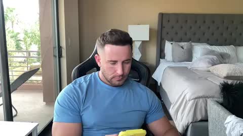 Snapshot of brettmycles chatting on 09/27/25, 11:21 Brett Mycles online show from 09/27/25, 11:21