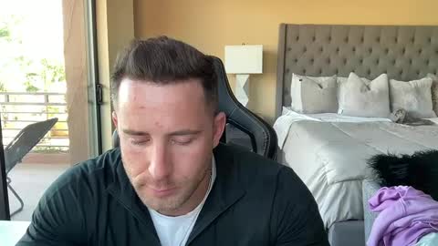 Snapshot of brettmycles chatting on 10/05/25, 09:56 Brett Mycles online show from 10/05/25, 09:56