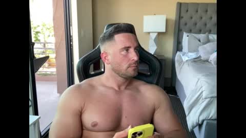 Snapshot of brettmycles chatting on 10/21/25, 11:27 Brett Mycles online show from 10/21/25, 11:27