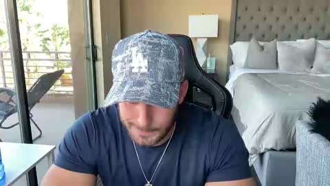 Snapshot of brettmycles chatting on 10/29/25, 10:22 Brett Mycles online show from 10/29/25, 10:22