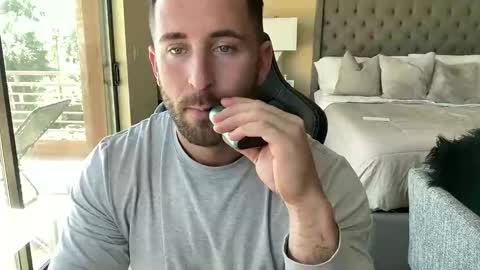 Snapshot of brettmycles chatting on 10/31/25, 05:47 Brett Mycles online show from 10/31/25, 05:47