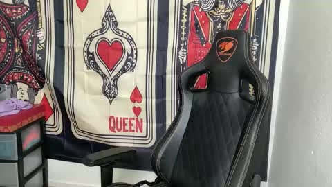 Snapshot of brettmycles chatting on 11/19/25, 12:32 Brett Mycles online show from 11/19/25, 12:32