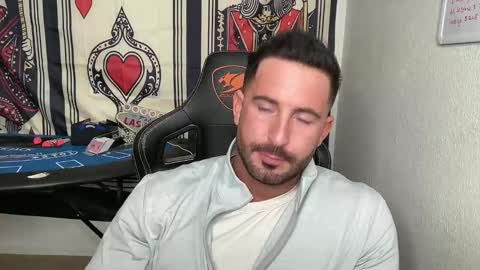 Snapshot of brettmycles chatting on 02/07/26, 10:02 Brett Mycles online show from 02/07/26, 10:02