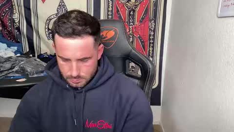 Snapshot of brettmycles chatting on 02/19/26, 06:37 Brett Mycles online show from 02/19/26, 06:37