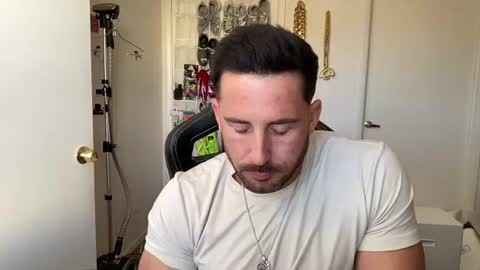 Snapshot of brettmycles chatting on 07/28/26, 01:01 Brett Mycles online show from 07/28/26, 01:01