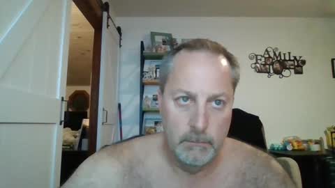 Snapshot of brettsky chatting on 10/13/25, 02:33 hey online show from 10/13/25, 02:33