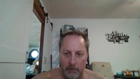 Snapshot of brettsky chatting on 10/22/25, 08:52 hey online show from 10/22/25, 08:52