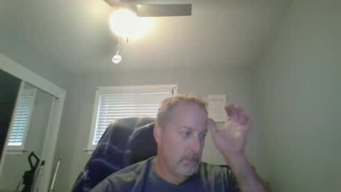 Snapshot of brettsky chatting on 06/25/26, 08:02 hey online show from 06/25/26, 08:02