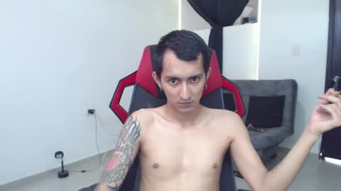 Snapshot of brian_sweetx chatting on 02/21/25, 07:10 Brian sweetx Independent online show from 02/21/25, 07:10