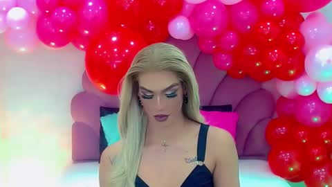 BRIANA online show from 12/25/24, 04:01