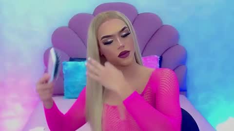 BRIANA online show from 01/20/25, 03:48