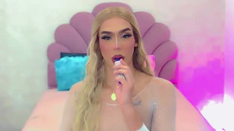 BRIANA online show from 02/15/25, 04:47