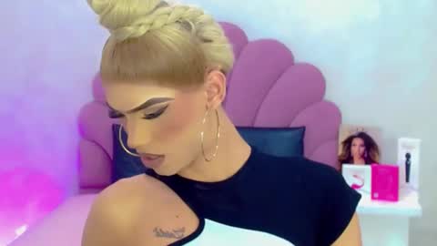 BRIANA online show from 04/24/26, 06:05