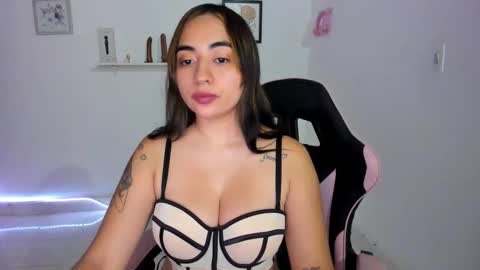 Snapshot of briana_starlight chatting on 05/07/26, 12:16 BRIANA online show from 05/07/26, 12:16