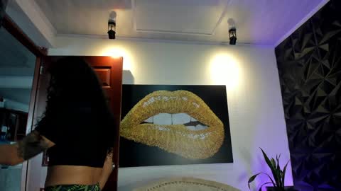 BRIANA online show from 01/16/25, 06:48