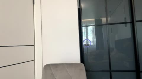 I am Valery ntmu Lets hit 10 Thumbs Up together We are almost done online show from 04/23/26, 07:41