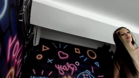 Snapshot of brianna_the_doll chatting on 12/08/24, 05:39 Brianna online show from 12/08/24, 05:39