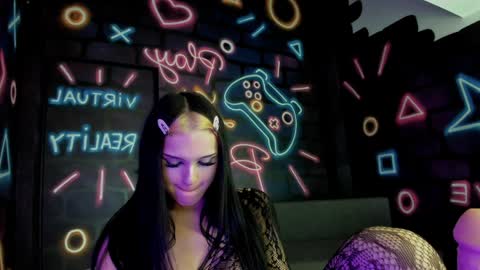 Snapshot of brianna_the_doll chatting on 12/19/24, 11:50 Brianna online show from 12/19/24, 11:50