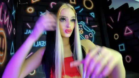 Snapshot of brianna_the_doll chatting on 12/23/24, 05:49 Brianna online show from 12/23/24, 05:49